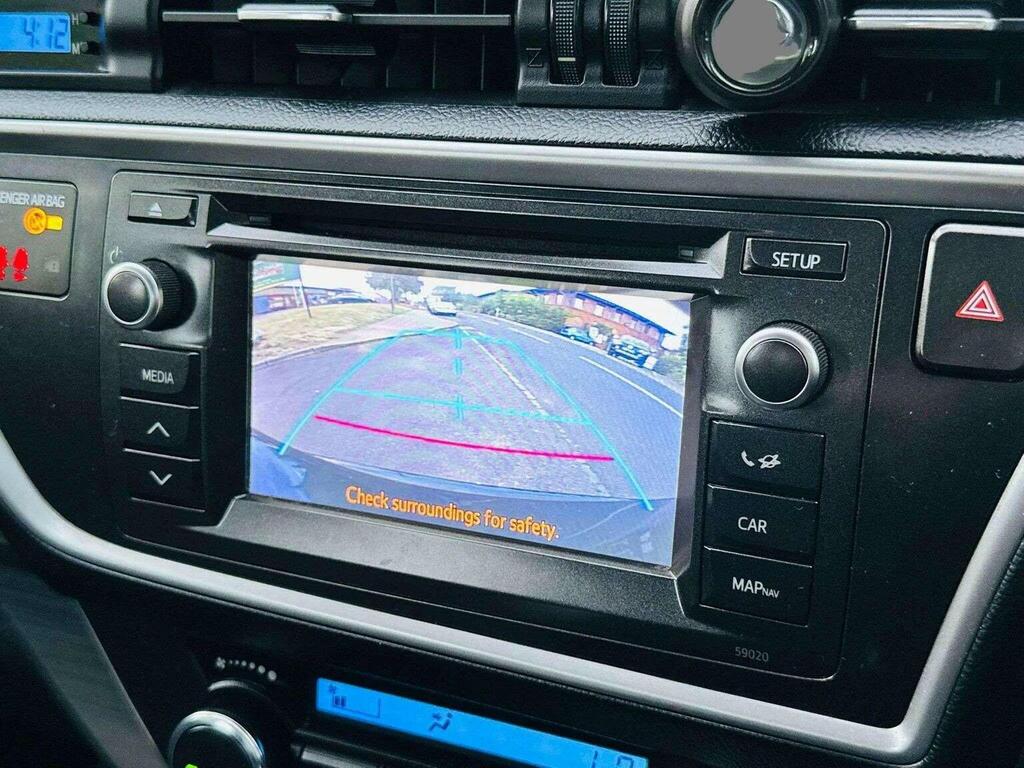 Toyota Auris Hatchback Blue #8