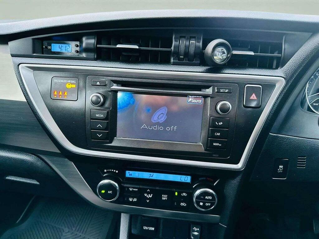 Toyota Auris Hatchback Blue #30