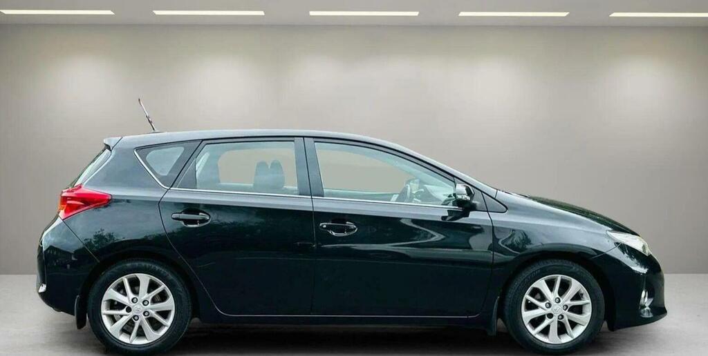 Toyota Auris Hatchback Blue #14