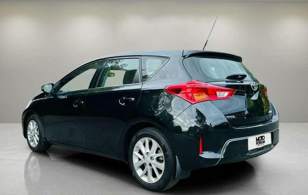 Toyota Auris Hatchback Blue #16