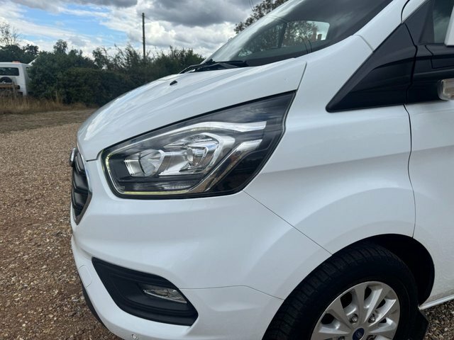 Ford Transit Custom Manual YJ19PMH White #2