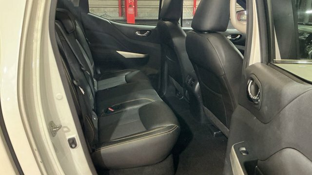 Nissan Navara Navara N-guard Dci White #6