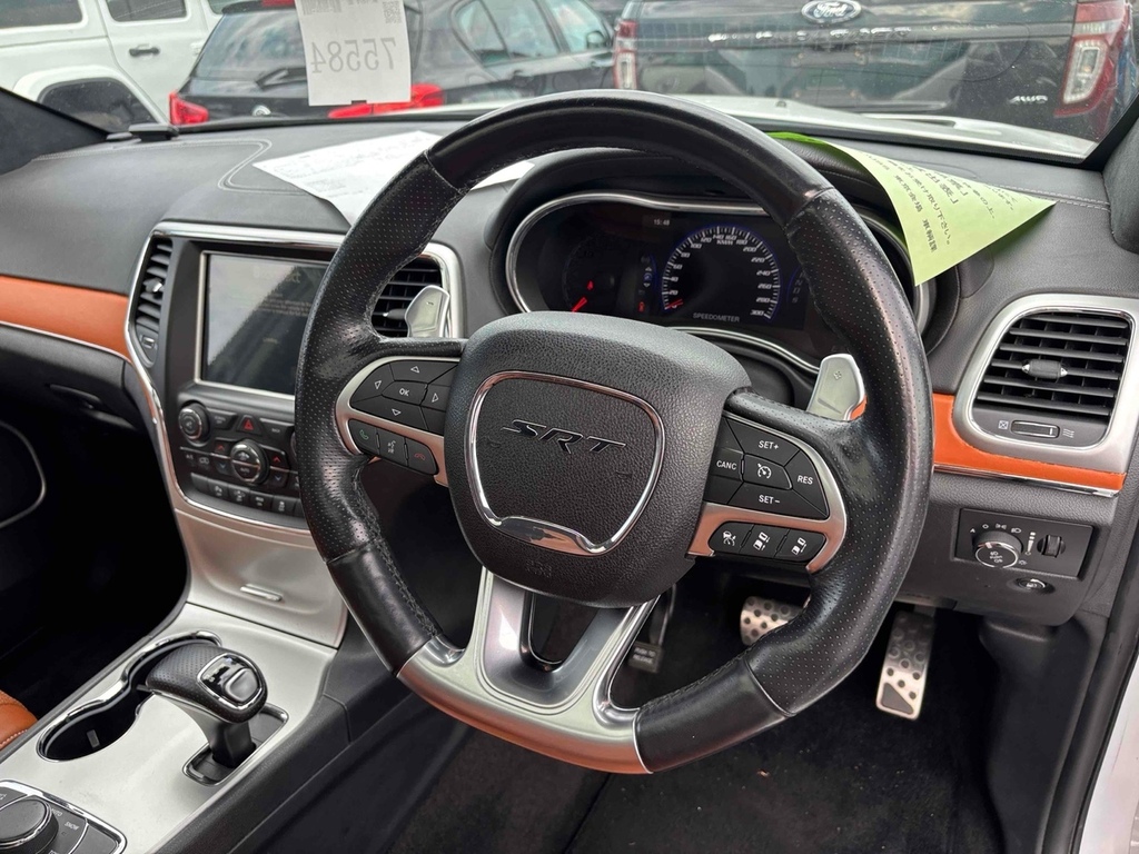 Jeep Grand Cherokee Srt8  #2