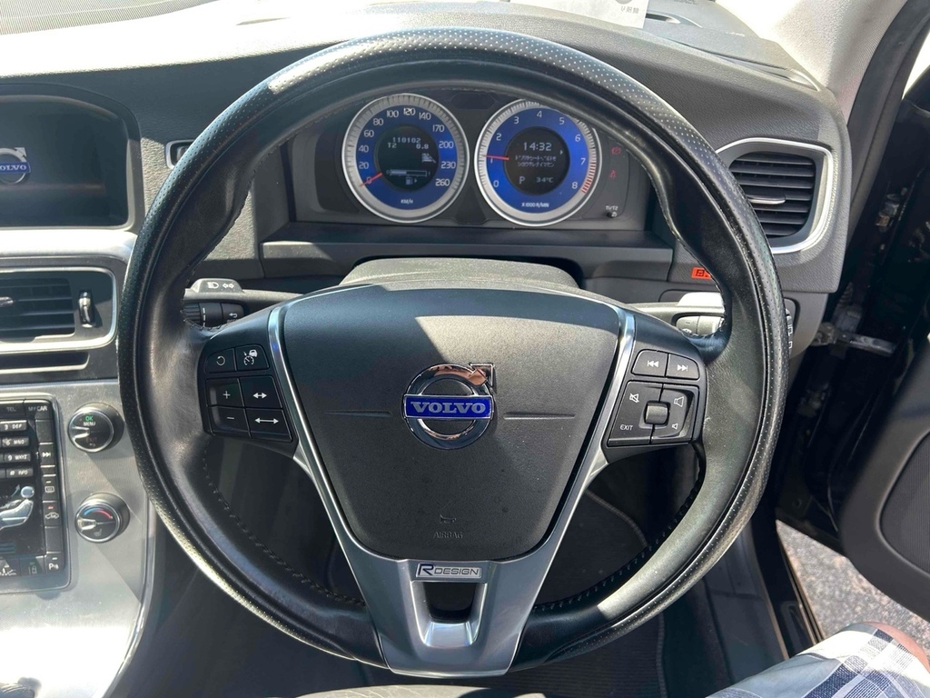 Volvo V60 T4 Se  #2