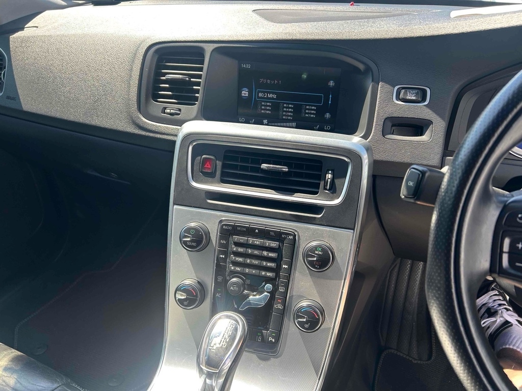 Volvo V60 D2 115 Se Lux Silver #9