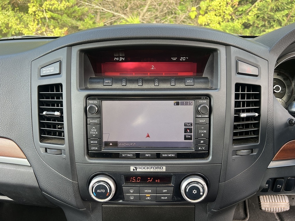 Mitsubishi Shogun Di-d Sg4 Black #42