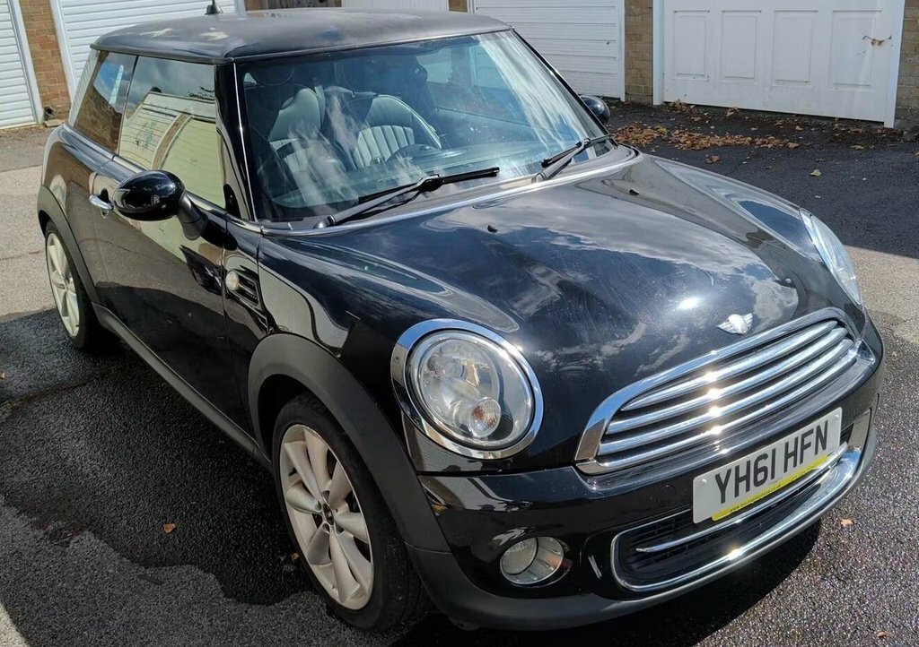 Mini Hatch 1.6L Cooper Black