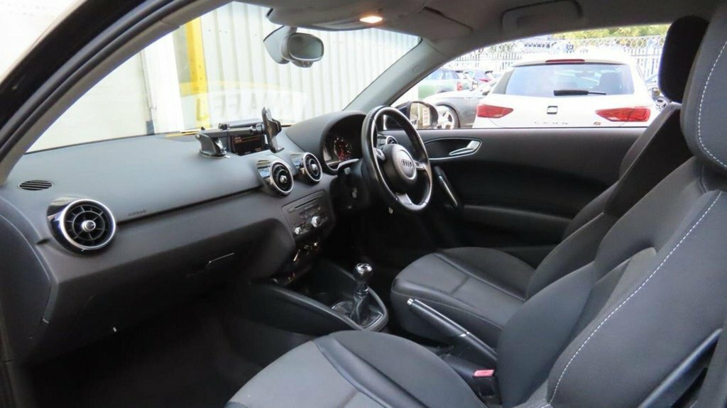 Audi A1 1.6 Tdi S Line Sportback Euro 5 Ss Blue #2