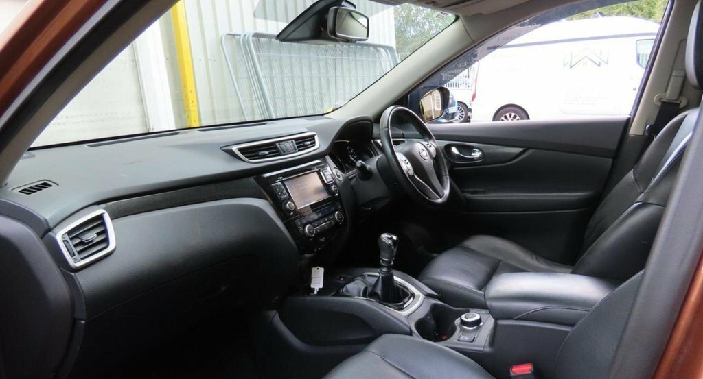 Nissan X-Trail 1.6L Tekna Orange #2