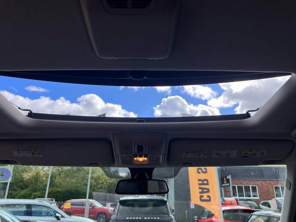 Land Rover Discovery 4 3L Hse Red #3
