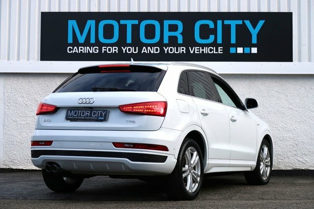 Audi Q3 Q3 Sport Tfsi S-a Black #2