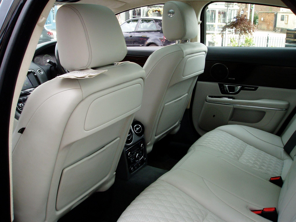 Jaguar XJ Black #19