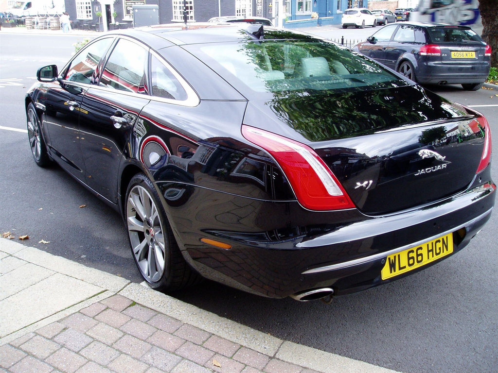 Jaguar XJ 3.0D V6 Portfolio Euro 6 Ss #3