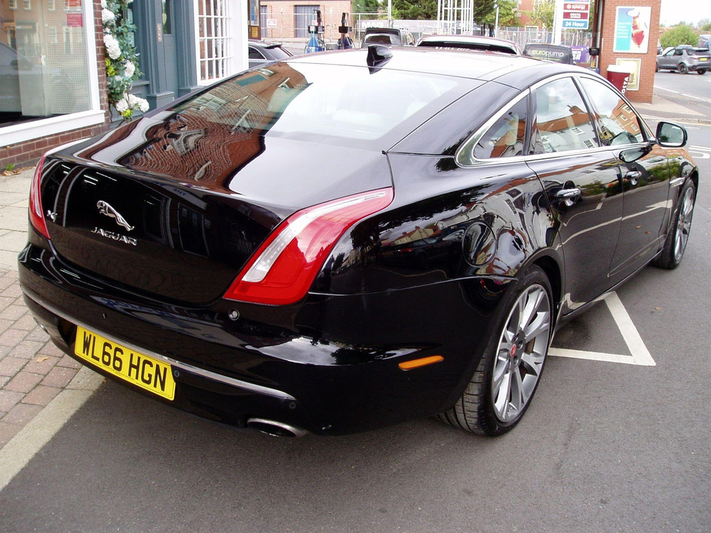 Jaguar XJ 3.0D V6 Portfolio Euro 6 Ss #2