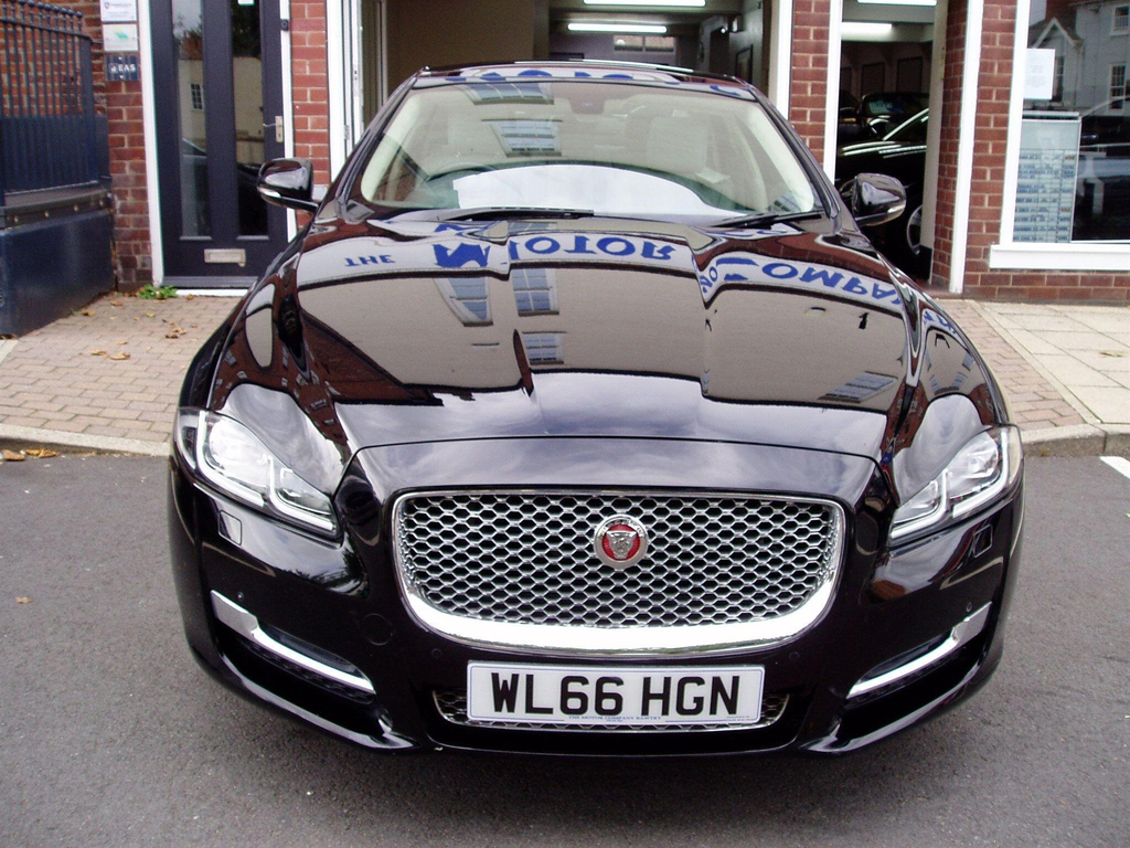 Jaguar XJ Black #7