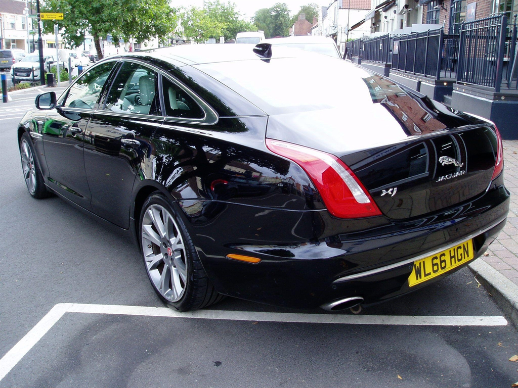 Jaguar XJ Black #34