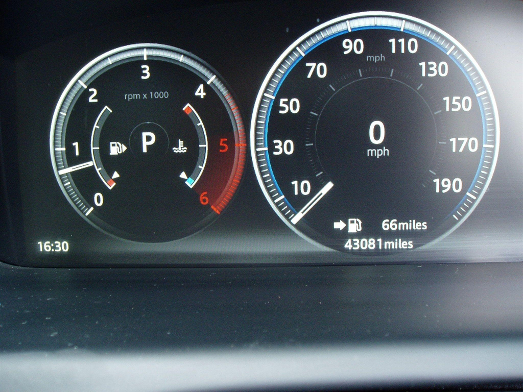 Jaguar XJ Black #24
