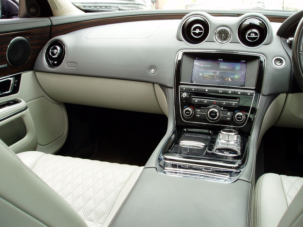 Jaguar XJ Black #23