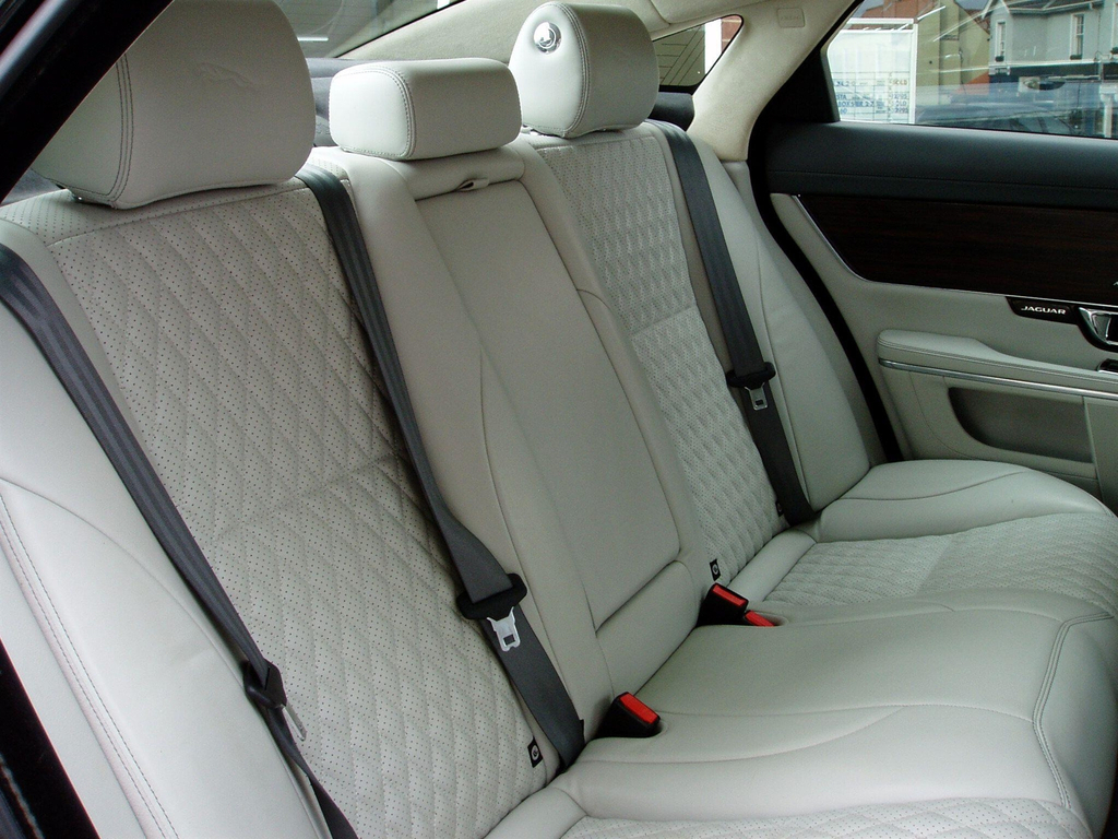 Jaguar XJ Black #17