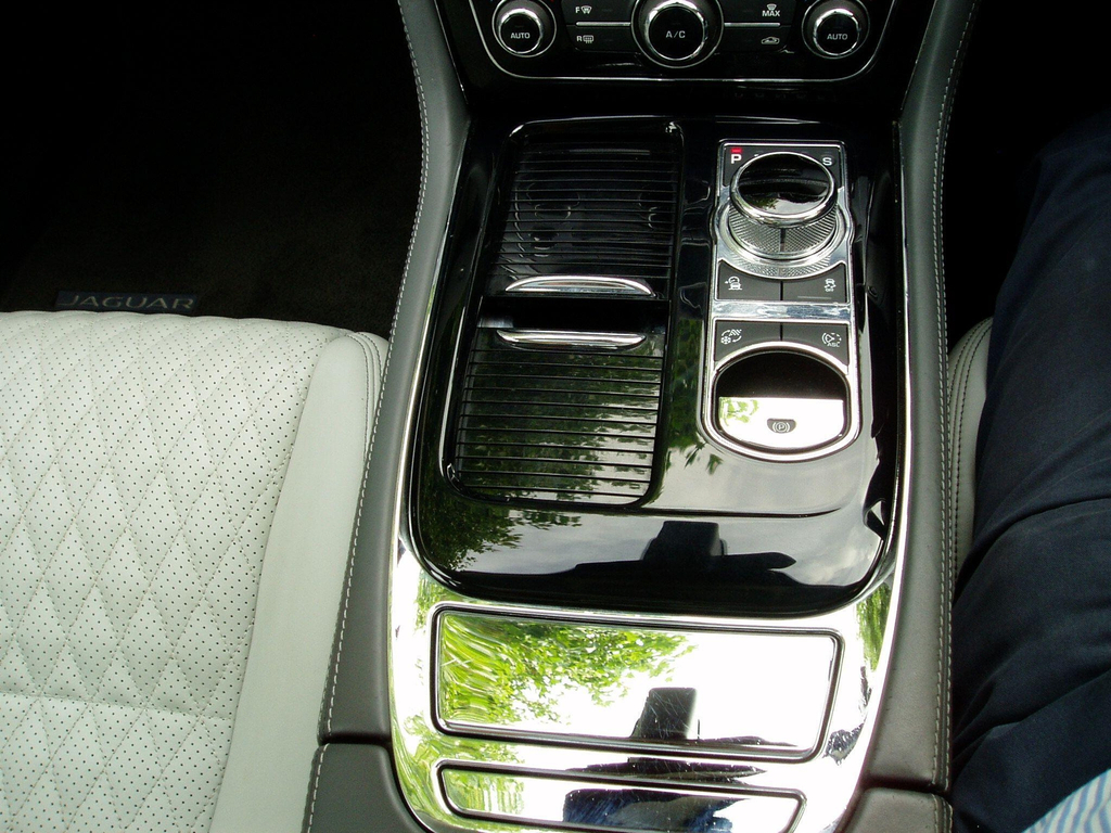 Jaguar XJ Black #27
