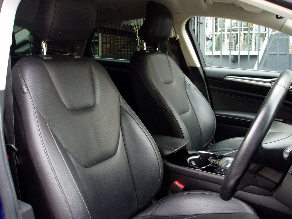 Ford Mondeo  Silver #16