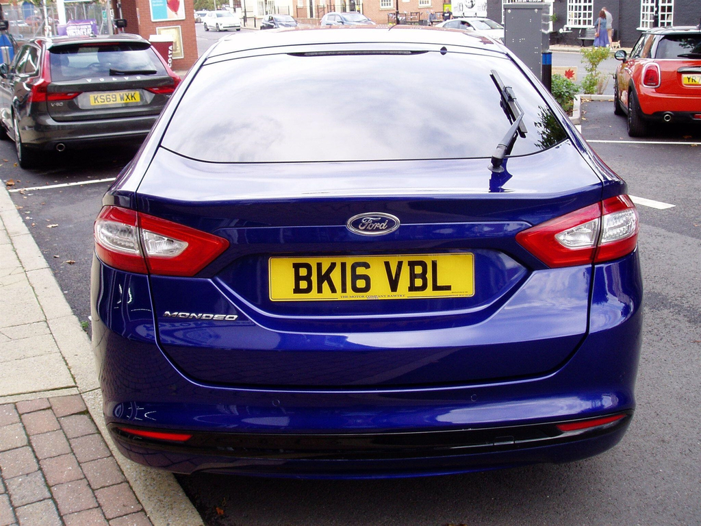 Ford Mondeo  Silver #9
