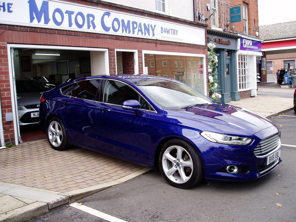 Ford Mondeo  Silver #33