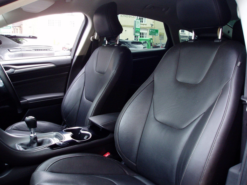 Ford Mondeo  Silver #19