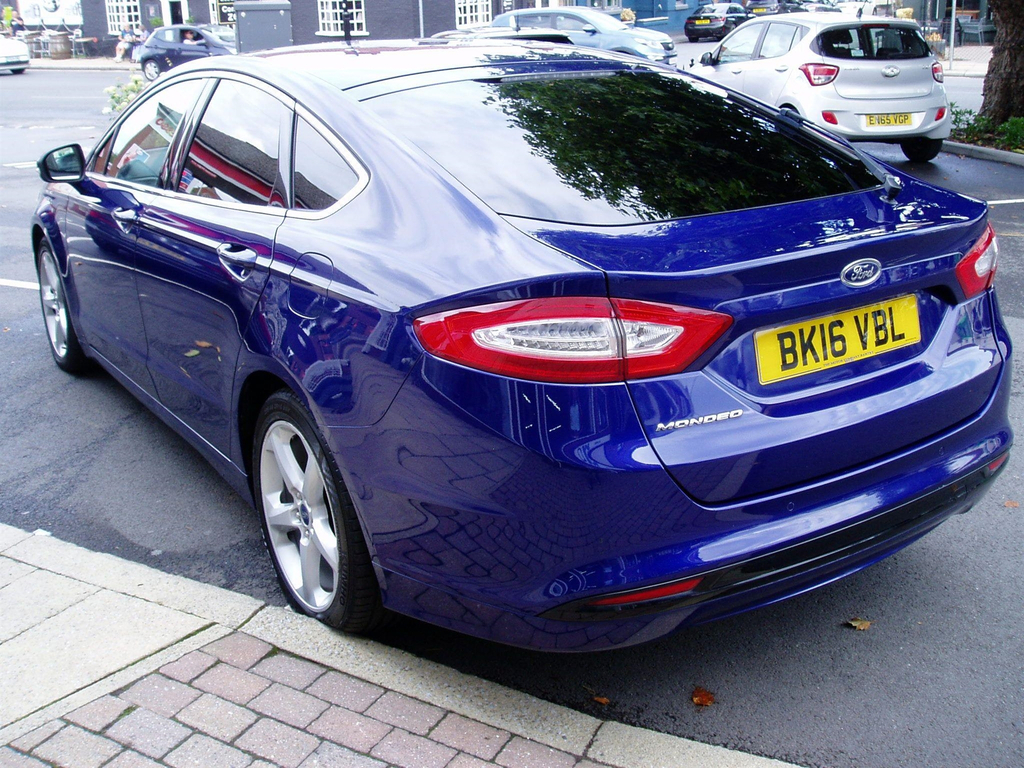 Ford Mondeo  Silver #4