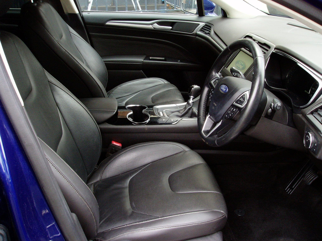 Ford Mondeo  Silver #15