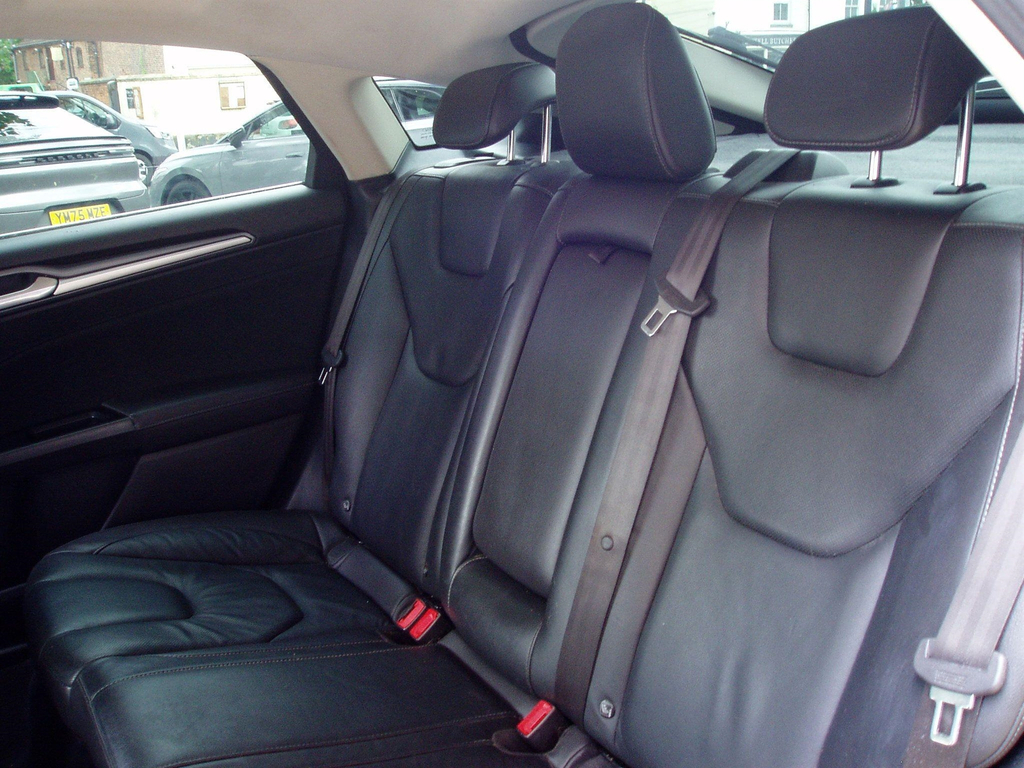 Ford Mondeo  Silver #20