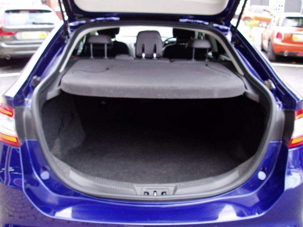 Ford Mondeo  Silver #8