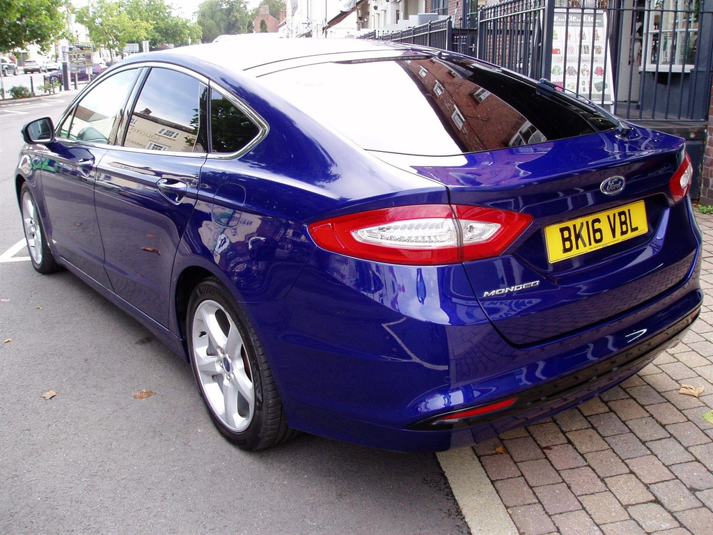 Ford Mondeo  Silver #28