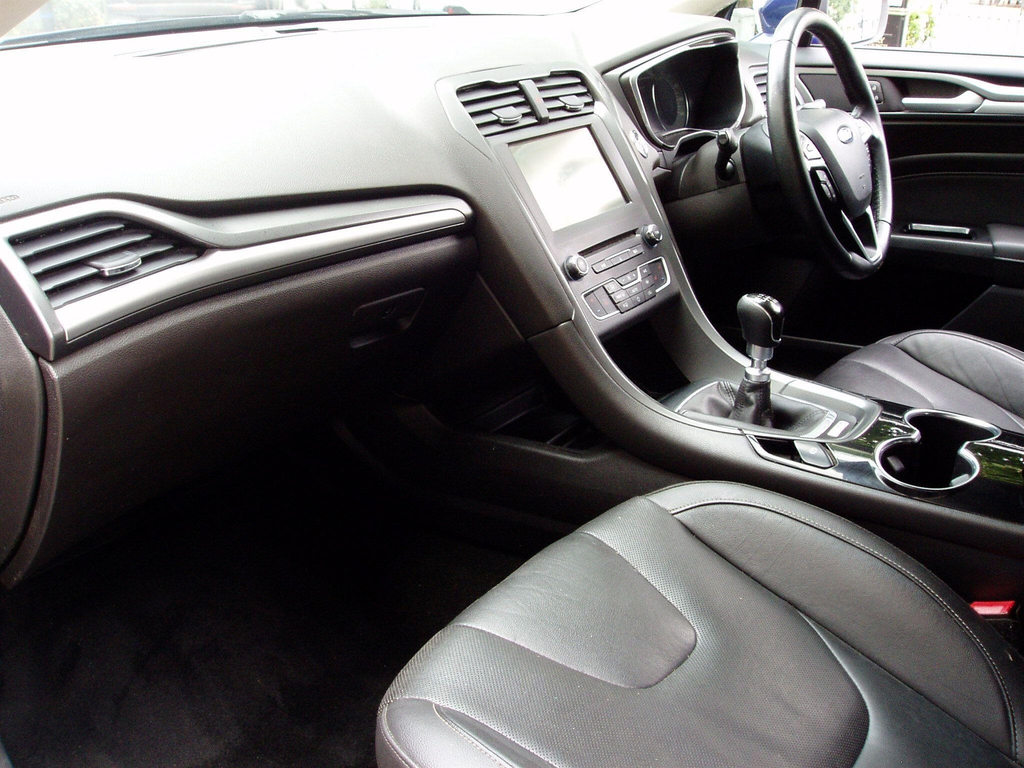 Ford Mondeo  Silver #18
