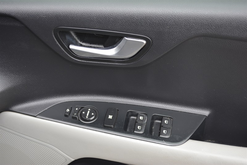 Kia Stonic First Edition Grey #25