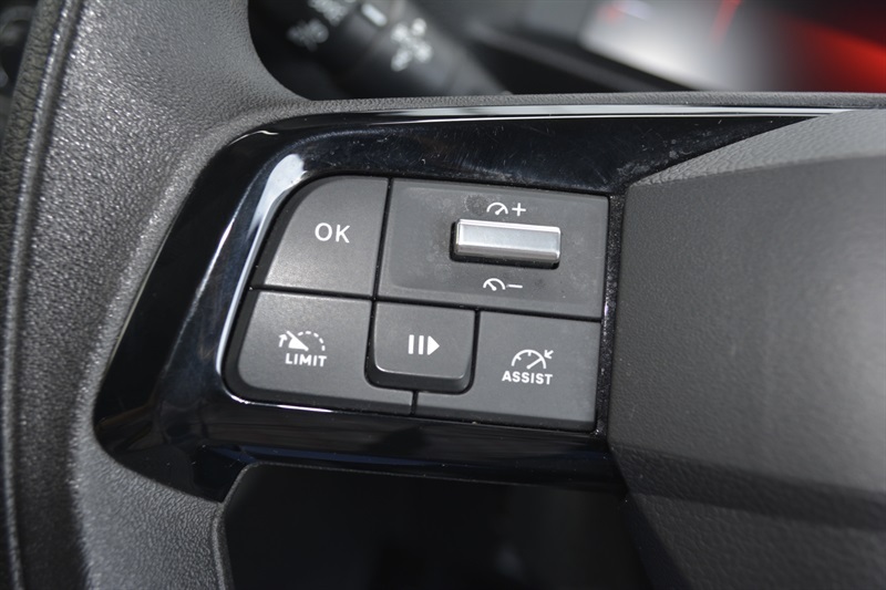 Vauxhall Vivaro Dynamic White #19