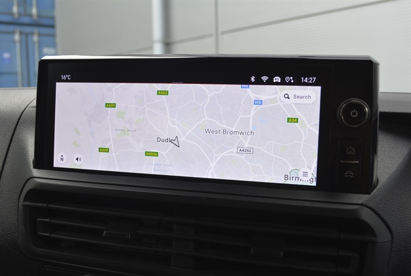 Vauxhall Vivaro Dynamic White #11