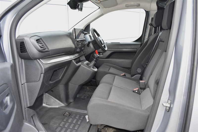 Vauxhall Vivaro Dynamic White #10