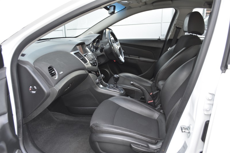 Chevrolet Cruze Ls White #12