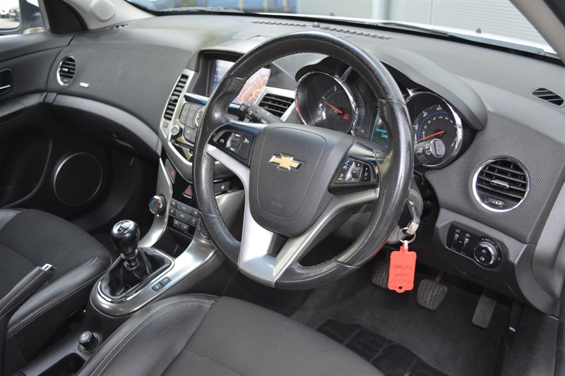 Chevrolet Cruze Ls White #10