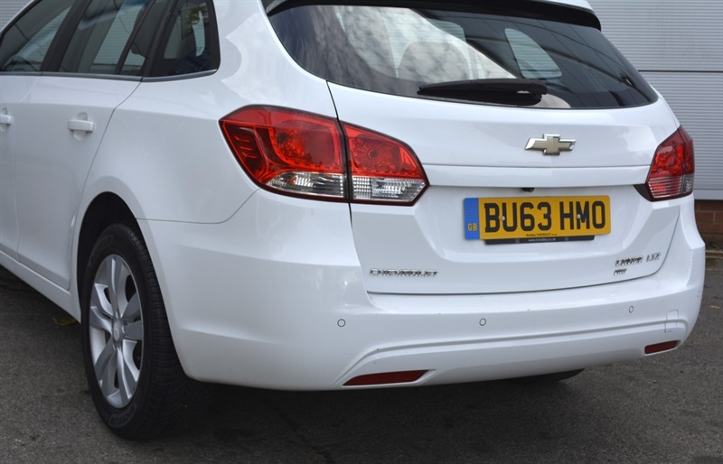 Chevrolet Cruze Ls White #22