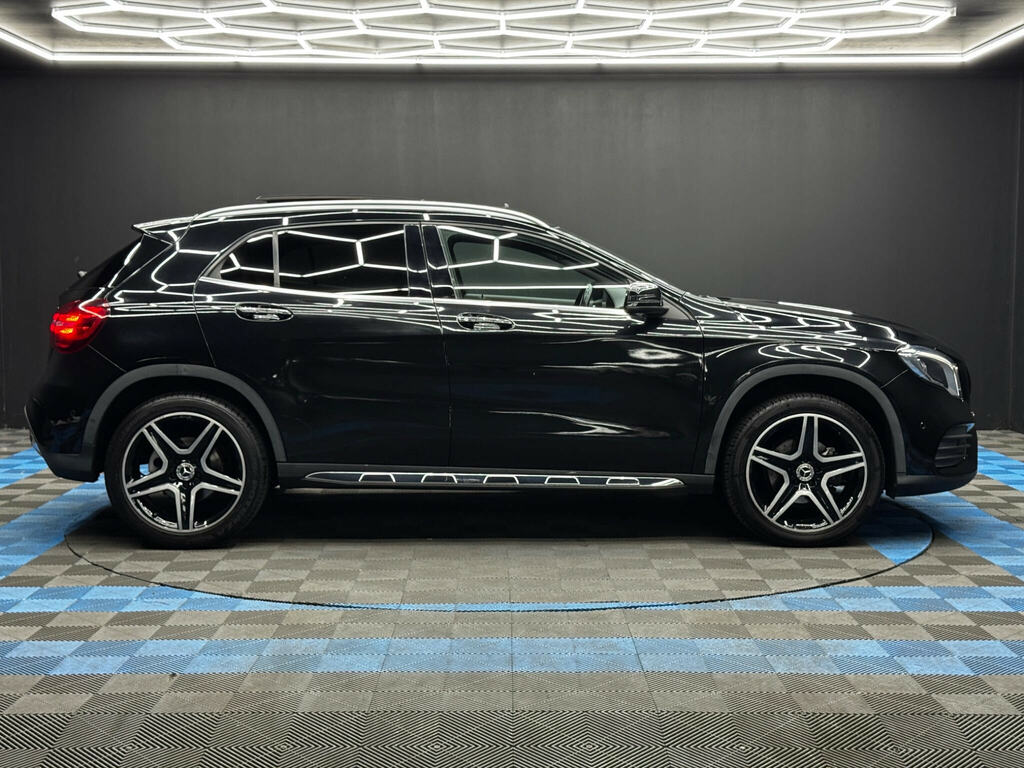 Mercedes-Benz GLA Class 2.1 Gla200d Amg Line Premium Plus 7G-dct 4Matic Black #4