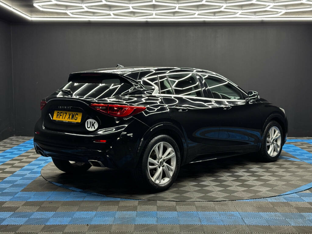Infiniti Q30 1.6T Premium Intouch Euro 6 Ss Black #5