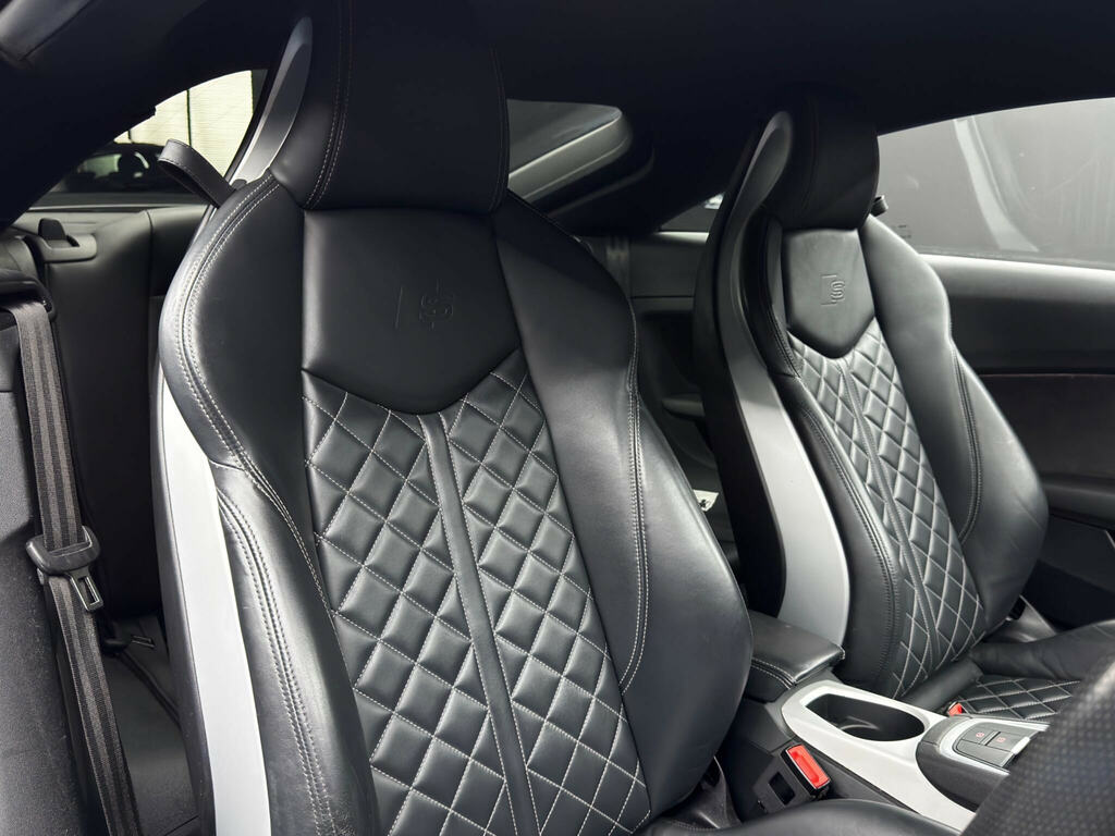 Audi TT 1.8T Fsi Black Edition White #12