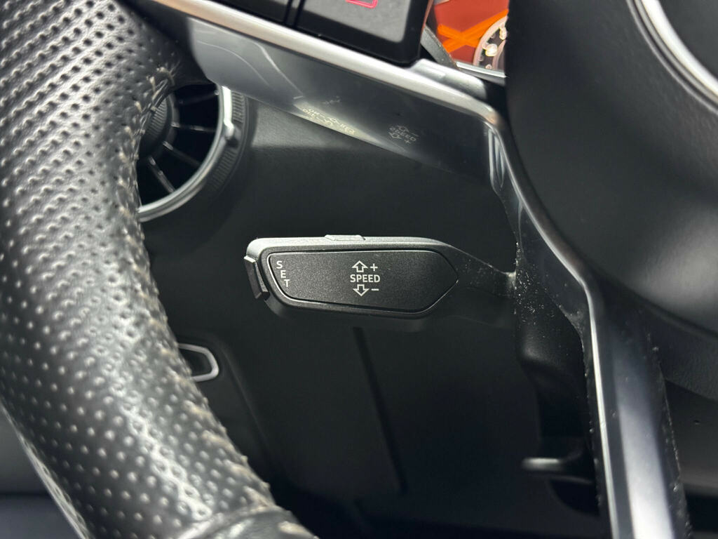 Audi TT 1.8T Fsi Black Edition White #21