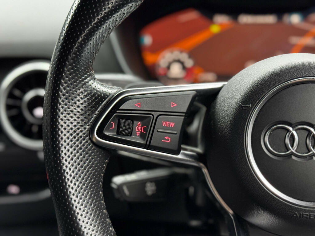 Audi TT 1.8T Fsi Black Edition White #19