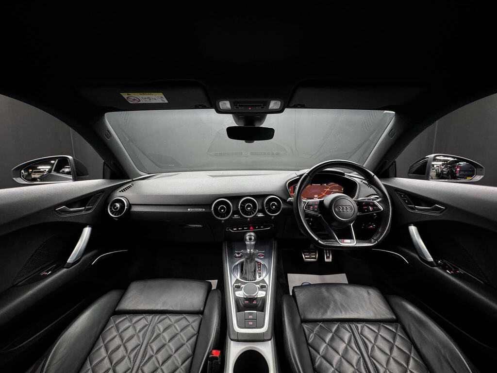 Audi TT 1.8T Fsi Black Edition White #16