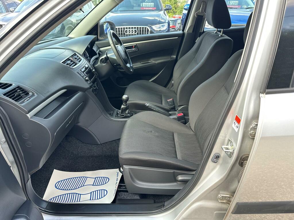 Suzuki Swift Red #25
