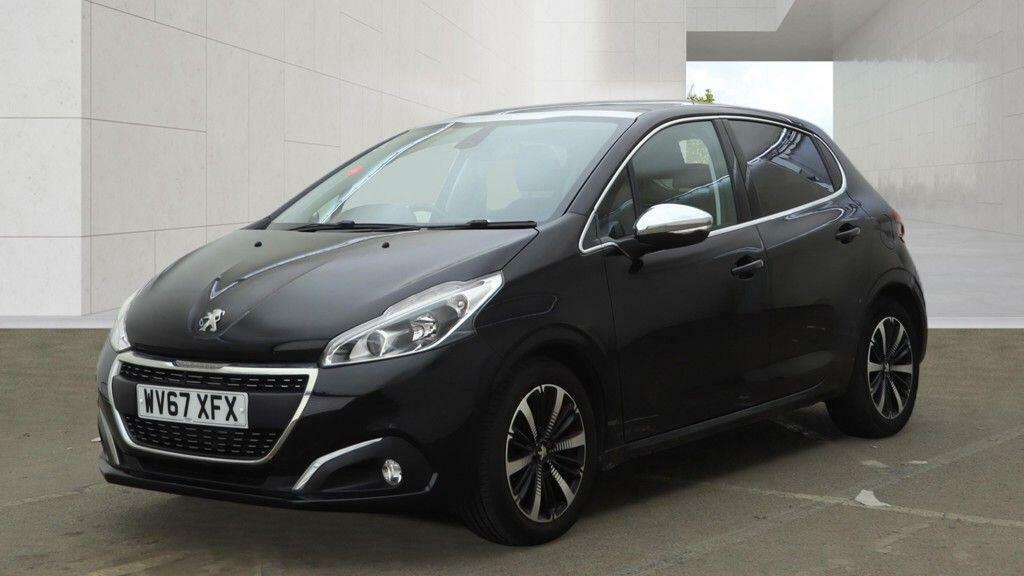 Peugeot 208 1.2 Puretech Allure Premium Euro 6 Black #2