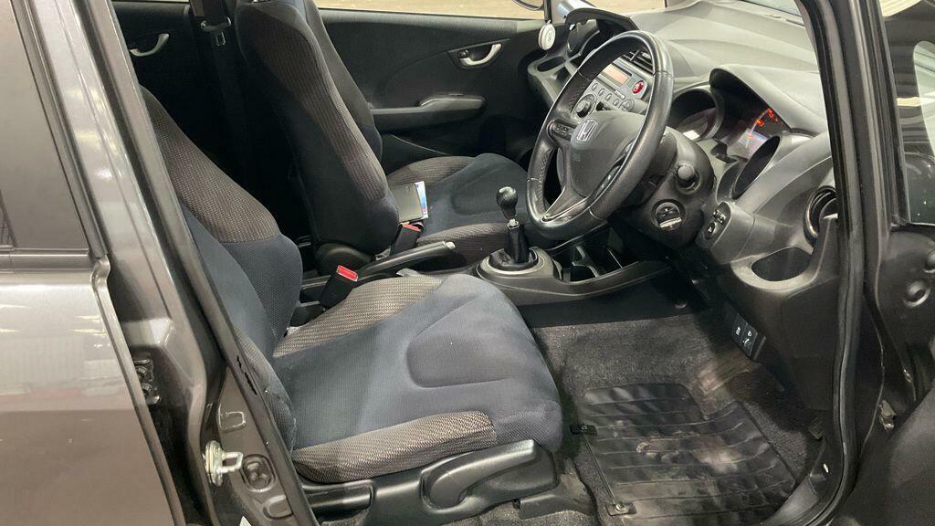 Honda Jazz 1.4 I-vtec Es Plus Silver #11
